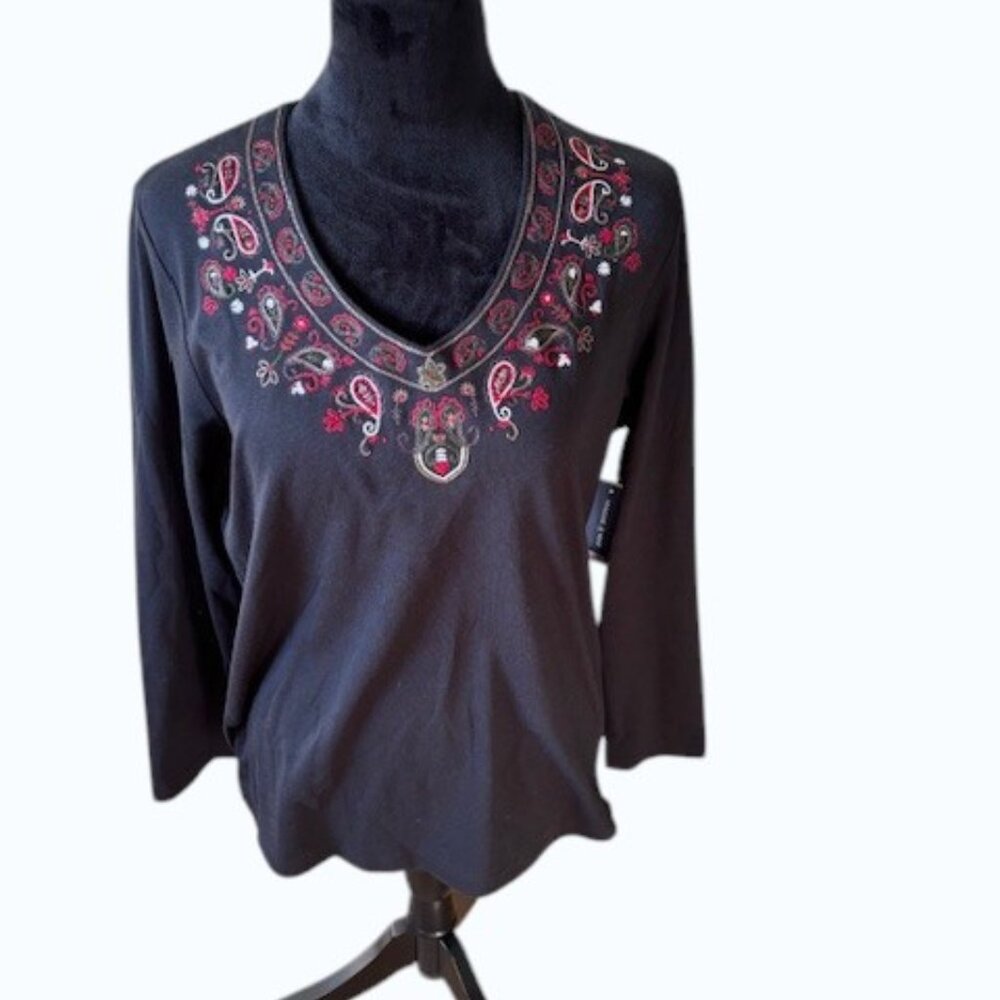 Maggie & Max Black Long Sleeve Embroidered V Neck Top NWT Med